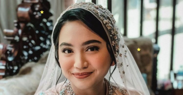 Kaget, Eks Artis Cilik Dilamar Di Pinggir  Sawah Usai Sepedaan