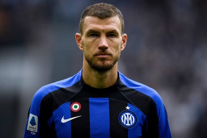 Inter Milan Bakal Beri Kontrak Baru untuk Edin Dzeko