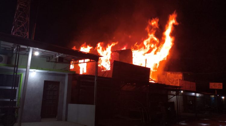 Bengkel Las di Jalan Mahkamah Terbakar