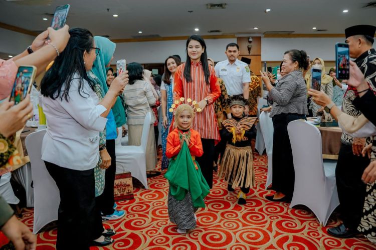 Ny Kahiyang Ayu: Hindari Terjadinya Stres Pada Anak