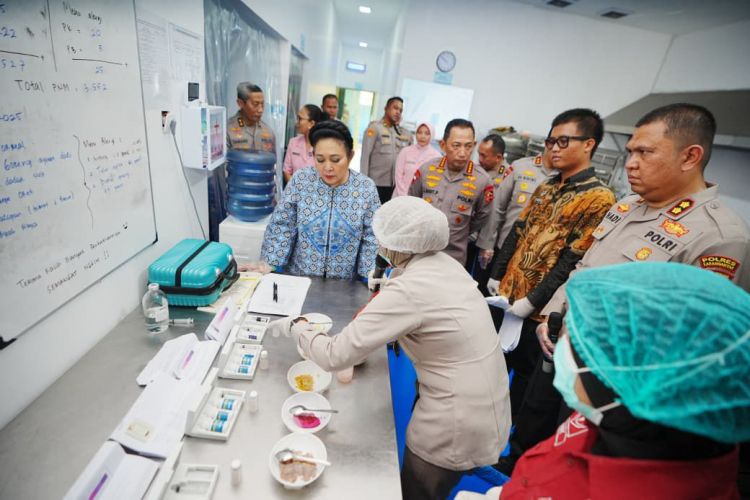 Titiek Soeharto Terkesima dengan SPPG Polri: Bisa Jadi Contoh SPPG Se-Indonesia