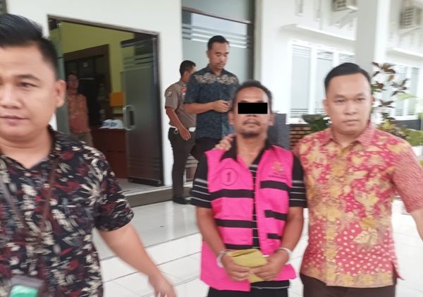 Dugaan Korupsi Rp 1,9 Miliar, Kejari Siak Tahan Direktur CV Somad Group