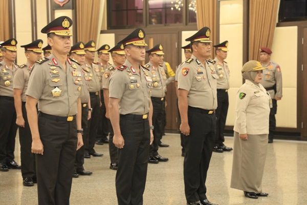 Upacara Korps Raport ke 42 Pati dan 121 Pamen, Dadang Hartanto Resmi Berpangkat Irjen