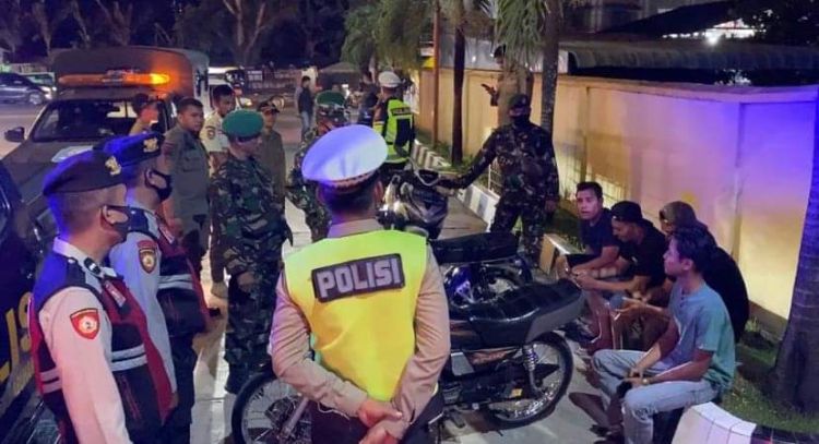 Ciptakan Keamanan, Personel Gabungan di Labuhanbatu Gelar Patroli Malam