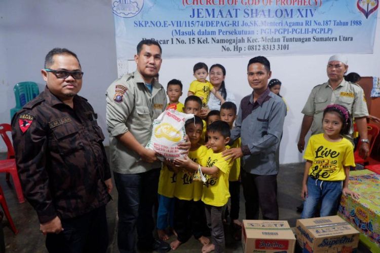 KBPP Polri Resor Medan  Berbagi Jelang Nataru