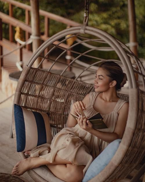 Daya Tarik Ariel Tatum  Tanpa Makeup Bikin  Kaum Hawa Terpana