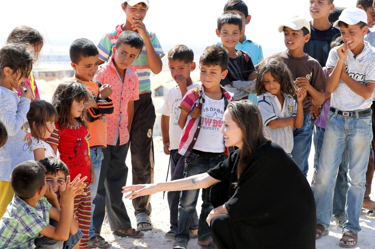 Angelina Jolie Resmi Mundur dari UNHCR