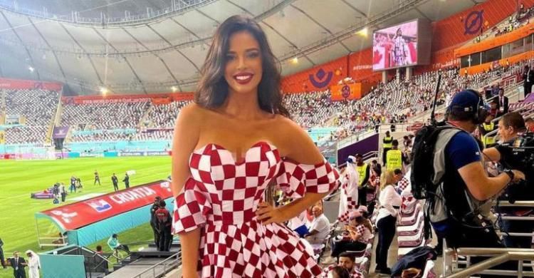 Wow...Selebriti Ivana Knoll  Janji Bugil Jika Kroasia Jawara