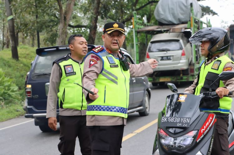 Kapolres Labuhanbatu Turun Langsung Urai Kemacetan Lalulintas