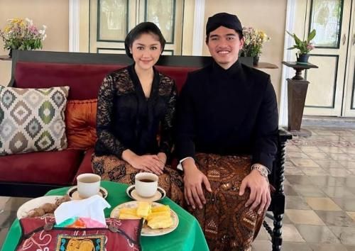 Cantik Erina Gudono, Calon Mantu Presiden Jokowi Kenakan Kebaya Hitam, Mirip RA Kartini!