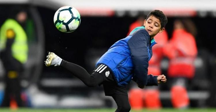 Ronaldo Junior Pergi Dari Markas Setan Merah