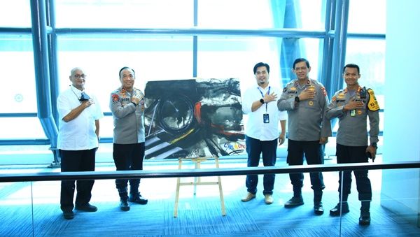 Polri Pamerkan Lukisan Para Difabel di Bandara Soetta