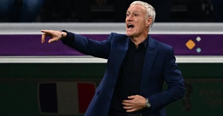 Deschamps Dihantui Kutukan