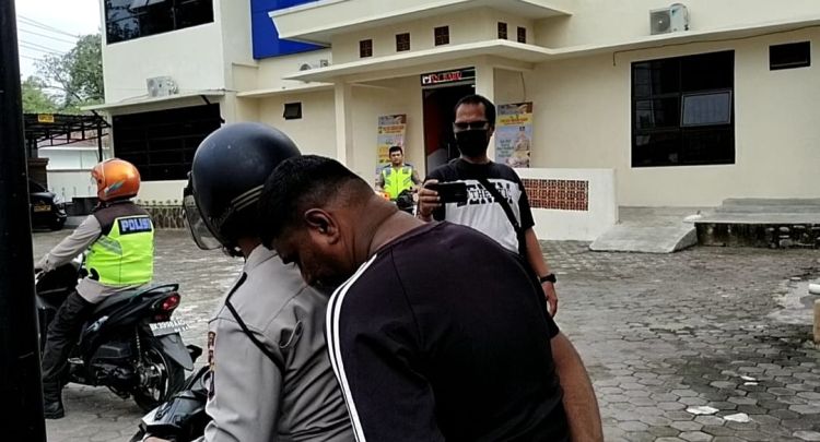Rampas HP WNA India, Pria Ini Digelandang ke Kantor Polisi