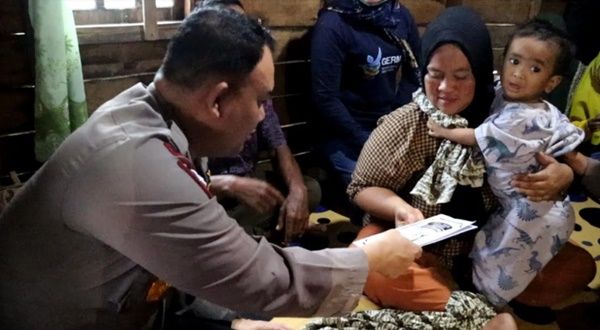 Dijemput Langsung oleh Kapolres Labuhanbatu, Abijar Balita Penderita Tumor Segera Mendapat Perawatan