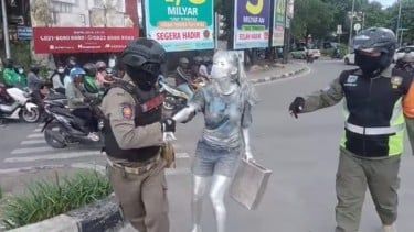 Manusia Silver Hiasi Kota Medan, MUI Sumut Bilang Itu Haram