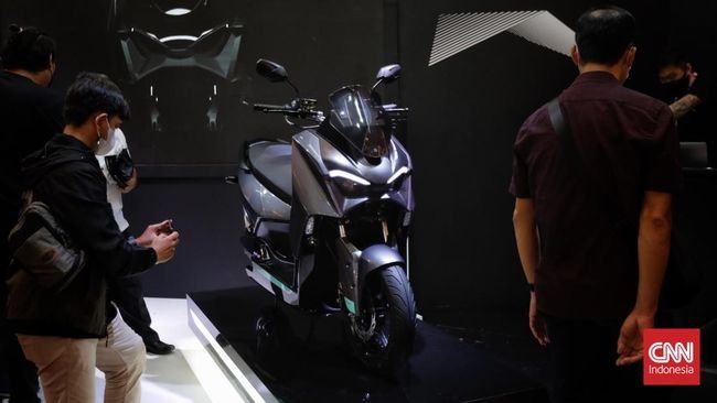 Prediksi Harga Motor Listrik Usai Dapat Subsidi Rp6,5 Juta Tahun Depan
