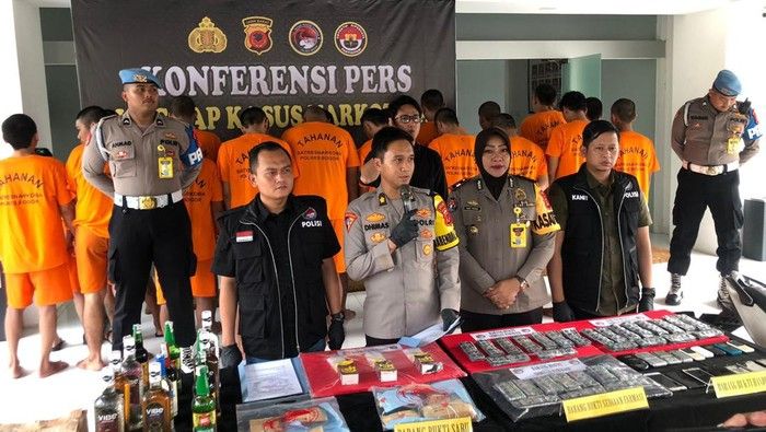 Polres Bogor Tangkap 21 Tersangka Narkoba, Ganja hingga Sabu Disita