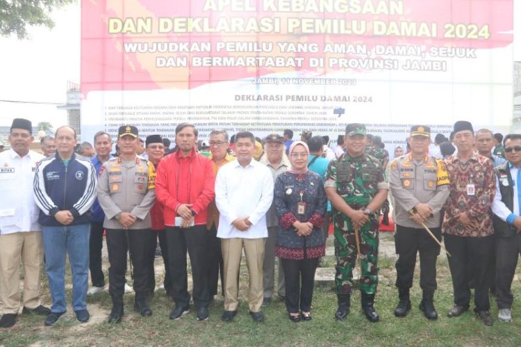 Kapolda  Jambi Pimpin Apel Kebangsaan dan Deklarasi Pemilu Damai 2024