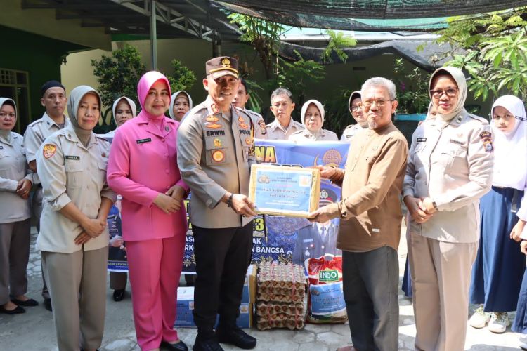 HUT Korpri Ke-52, ASN Polres Sidrap Gelar Baksos