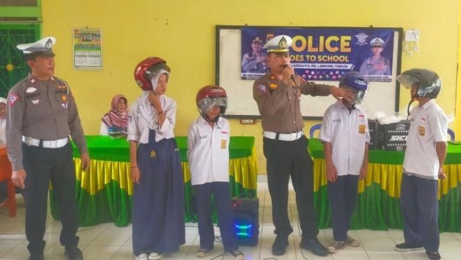Polsek Metro Barat Gelar Police Goes To School