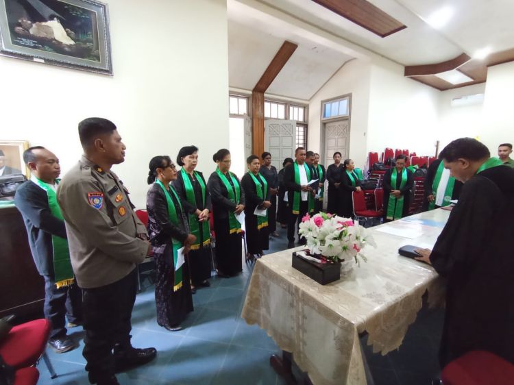 Satgas OMB Salawaku Polda Maluku Sambangi Jemaat GPM Soya