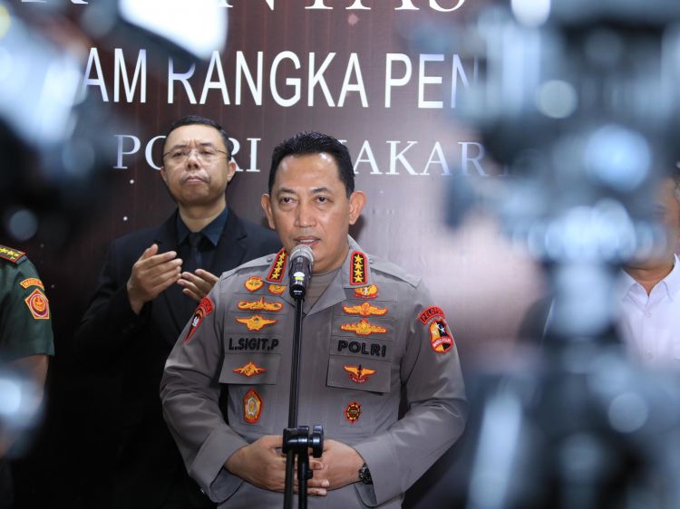 Kapolri Pastikan Personel Gabungan Polri-TNI Amankan 61 Ribu Lokasi ibadah dan Rekreasi Saat Nataru