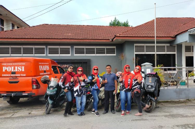 Momen Bikers Disambut Hujan Jelajahi Wisata Sumut