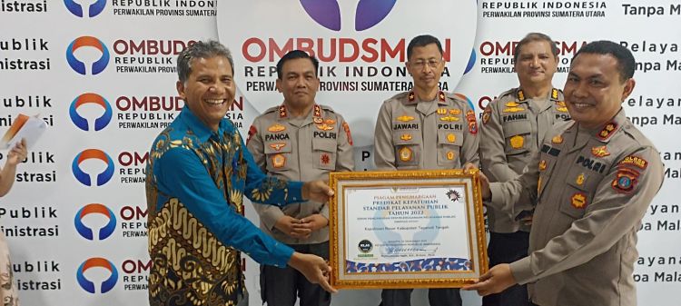 Momen Kapolres se Jajaran Polda Sumut Dapat Zona Hijau Pelayanan Publik