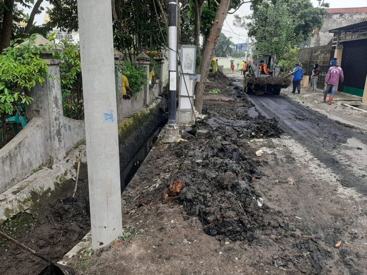 Gotong Royong Massal Jajaran Kecamatan Medan Perjuangan
