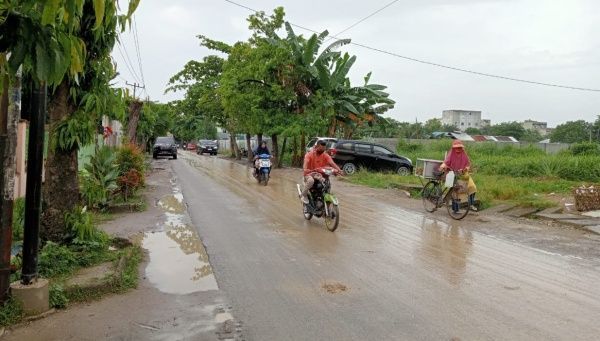 Ceceran Tanah Timbun Menghiasi Badan Jalan, Nasib Pengendara Septor...?