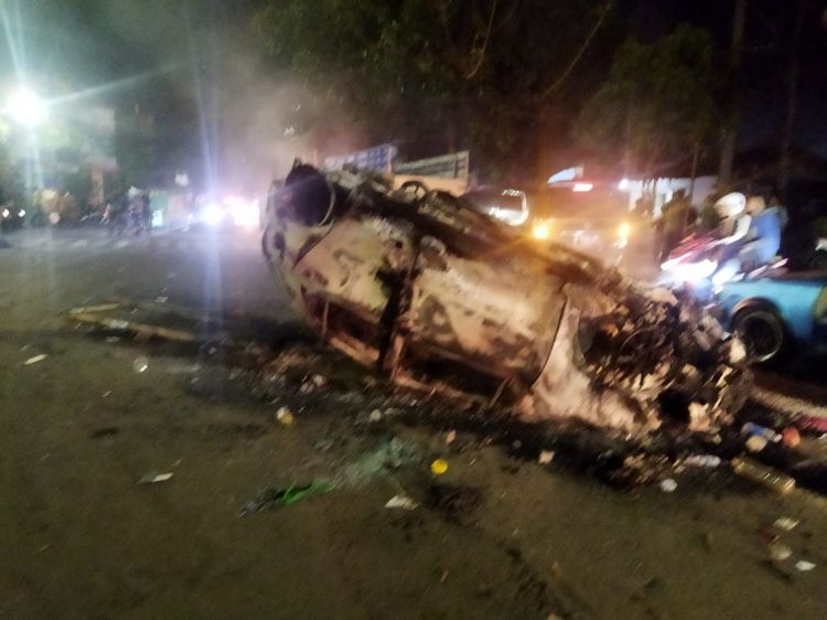 Rusuh !  Arema VS Persebaya  Tewaskan 127 Orang